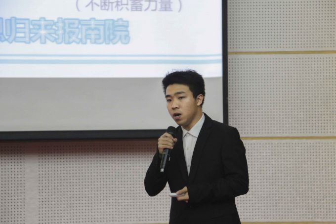 选手李隆杰现场展示.jpg