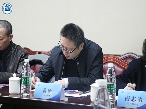 5c16fe388ba08.jpg