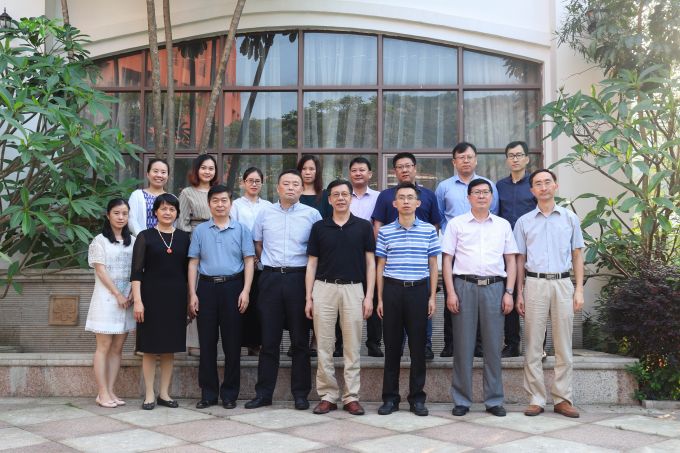 5cdcc1f48d2d1.jpg 3.合影.jpg